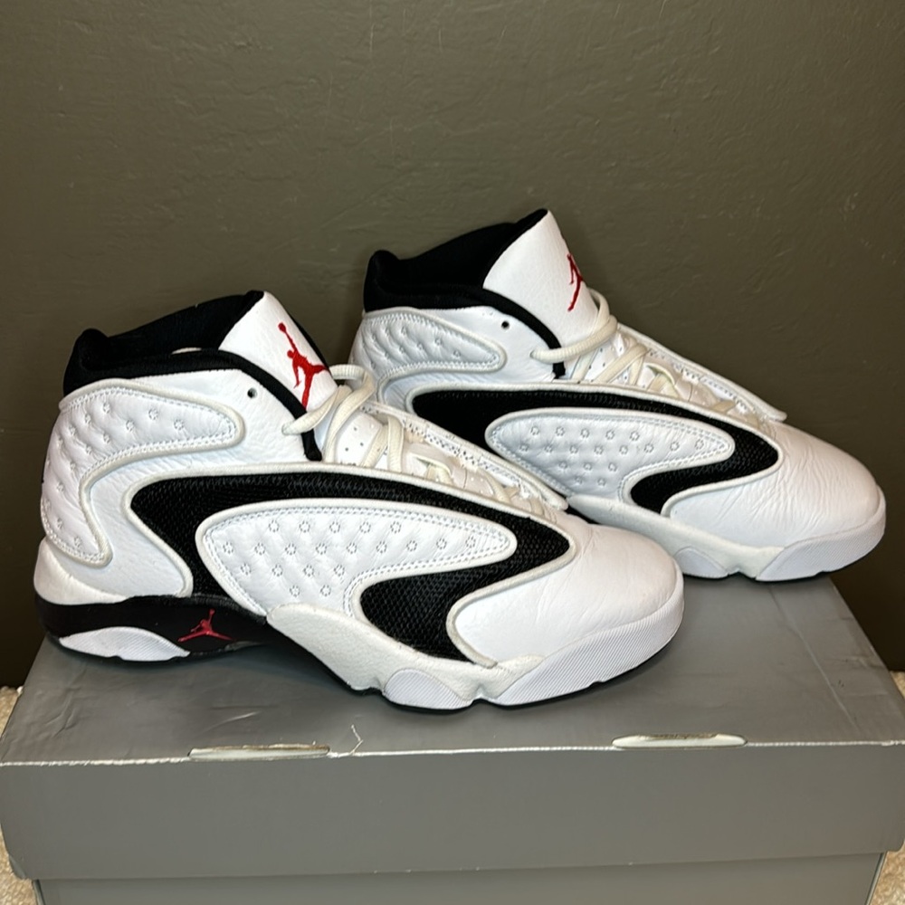 Women’s Jordan OG - Picture 2 of 7